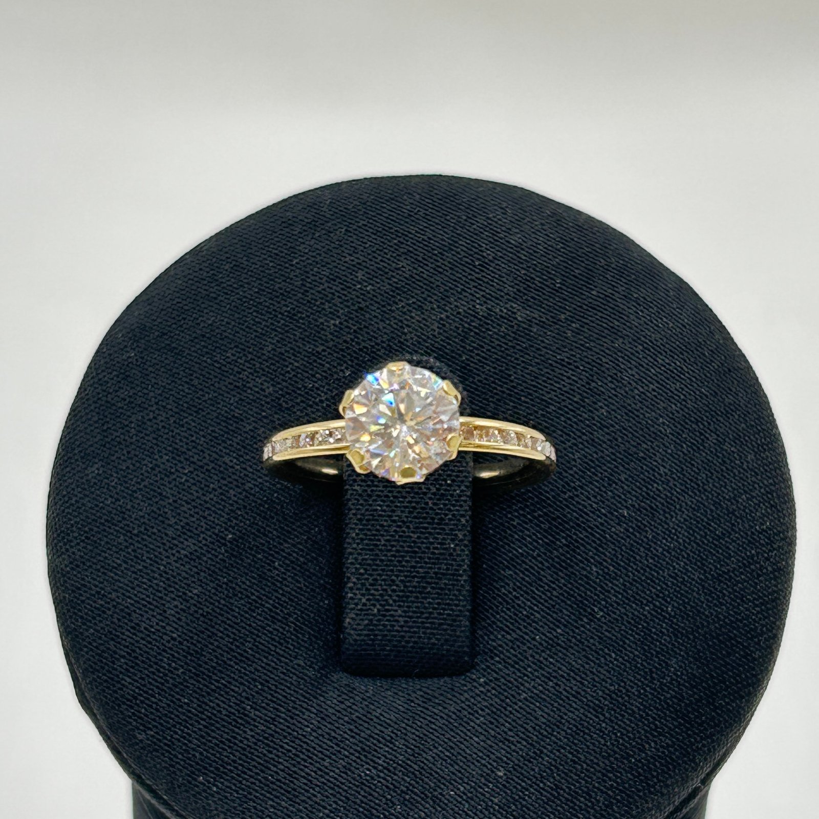 خاتم ذهب عيار 18 تصميم الماس بوزن 1.5 جرام من جولدانا