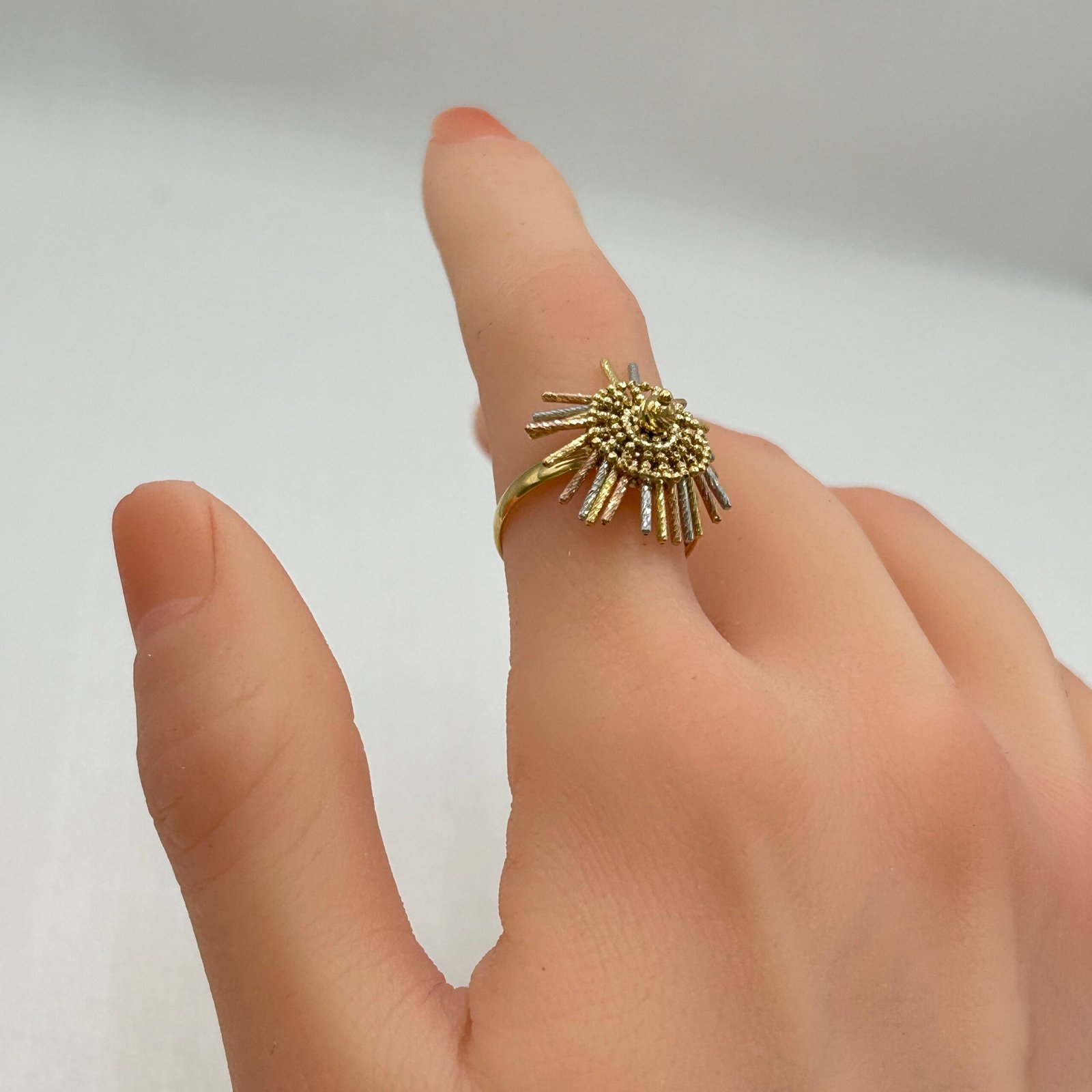 IMG_1923 خاتم ذهب عيار 18 تصميم الماس بوزن 3.56 جرام