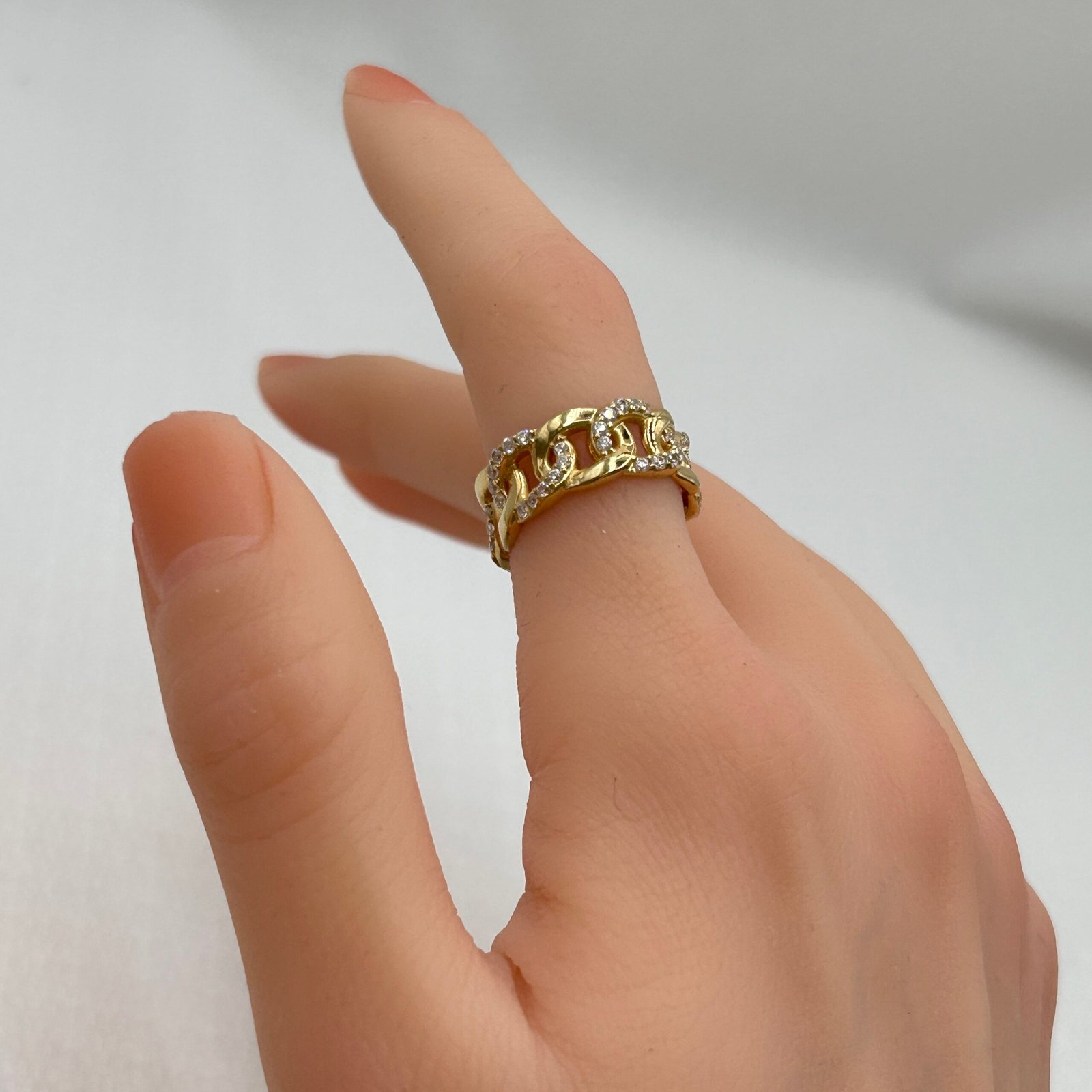 IMG_1951 خاتم ذهب عيار 18 تصميم الماس بوزن 3.77 جرام