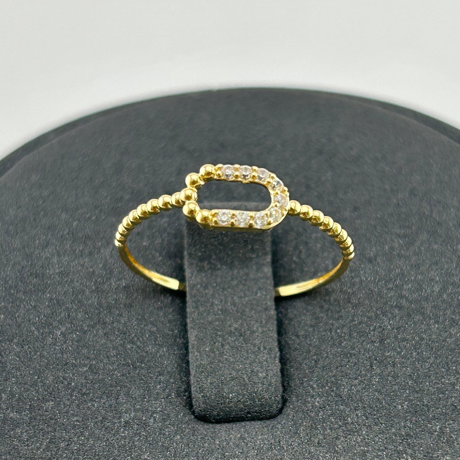 خاتم ذهب عيار 18 بتصميم حبة ذهب مرصعة بزركون من جولدانا