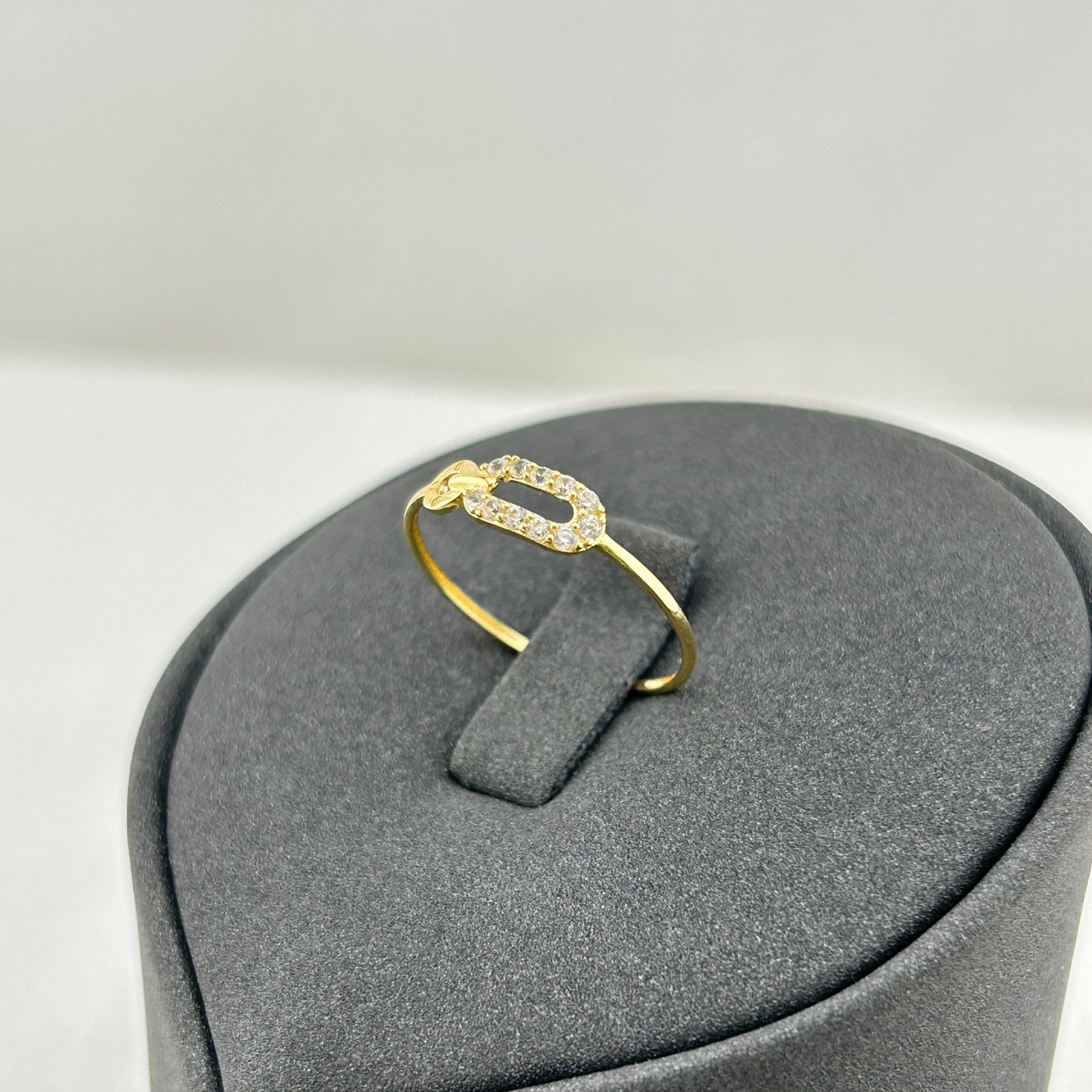 IMG_2024 خاتم ذهب عيار 18 بتصميم عقدة ناعمة مرصعة من جولدانا