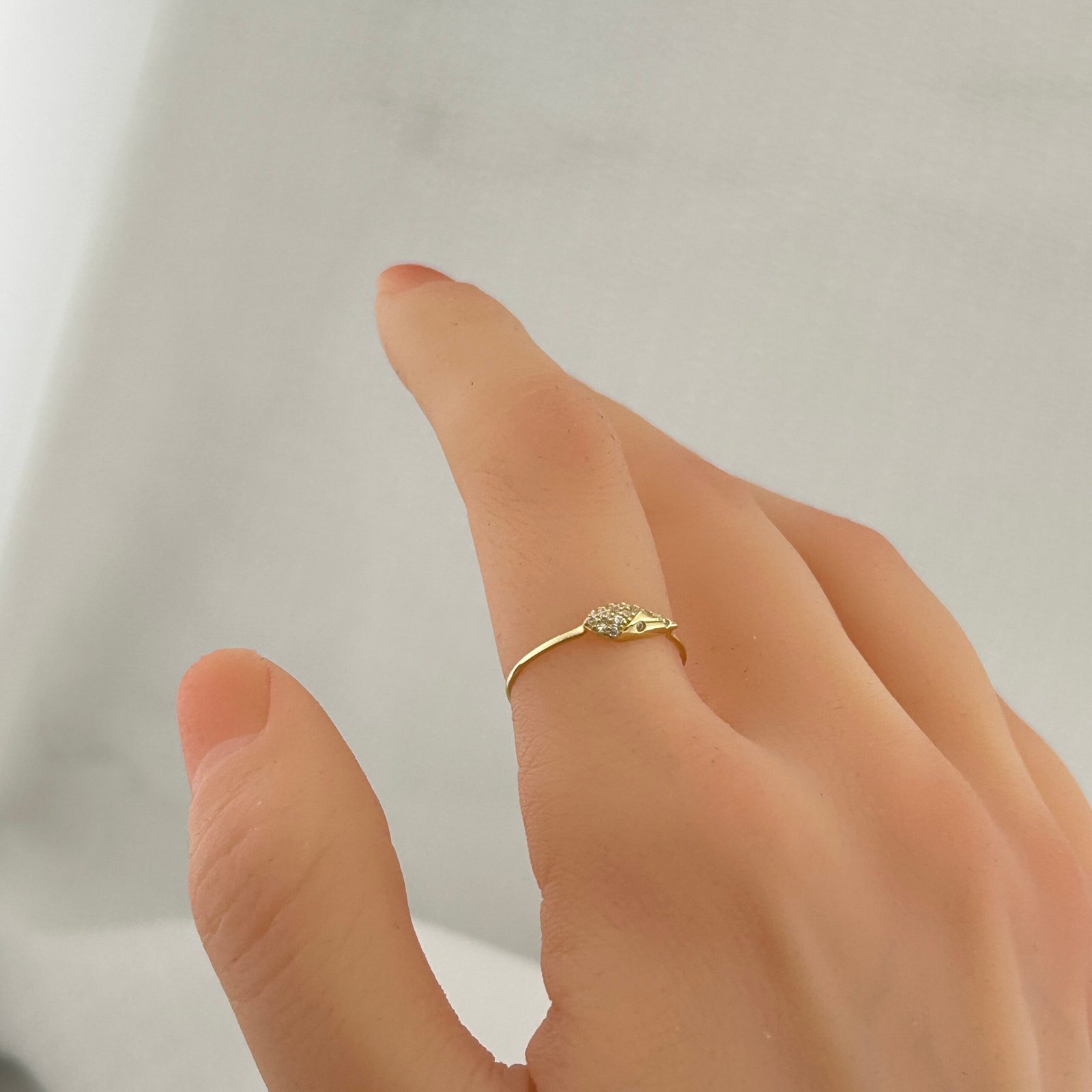 IMG_2072 خاتم ذهب عيار 18 بتصميم رأس ثعبان مرصع بفصوص زركون من جولدانا