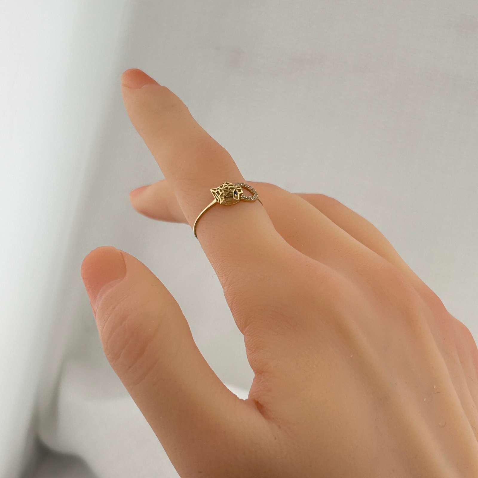 IMG_2100 خاتم ذهب عيار 18 بتصميم نمر ثلاثي الأبعاد مرصع من جولدانا