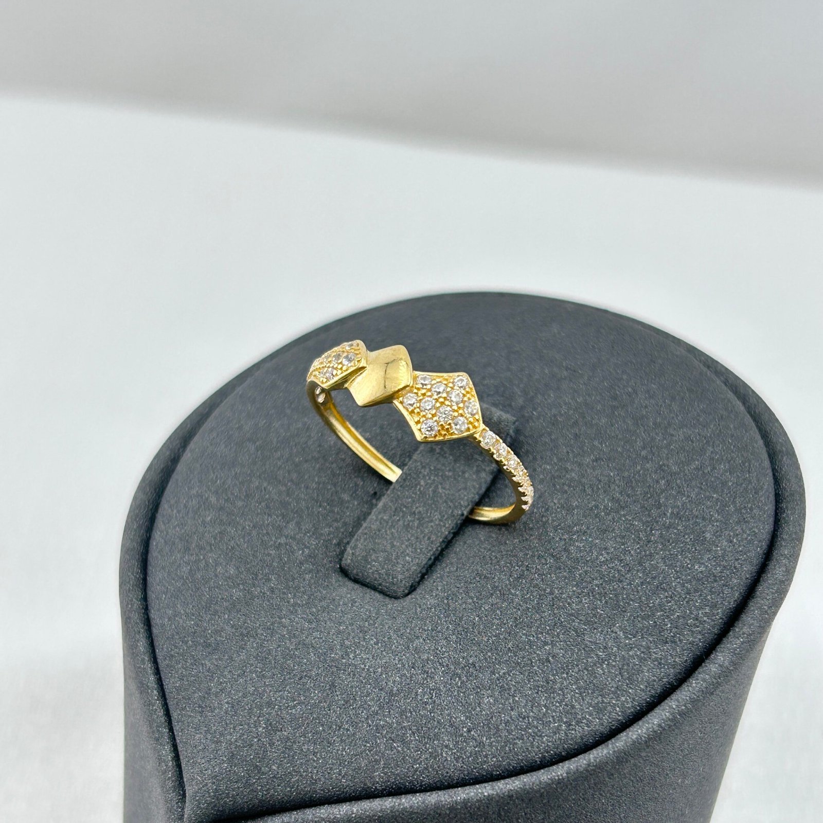 IMG_2107 خاتم ذهب عيار 18 بتصميم شريطي مزدوج عصري ولامع من جولدانا