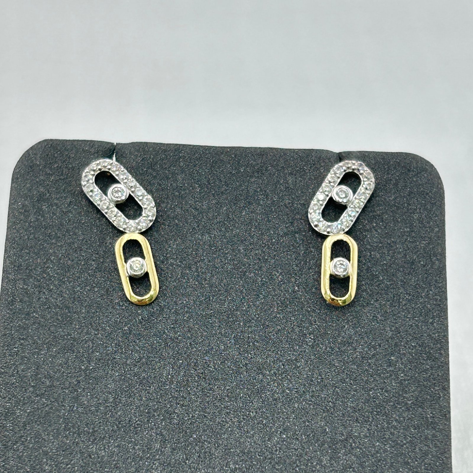 حلق ذهب عيار 18 مزدوج أنيق بتصميم عصري من جولدانا