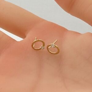 حلق ذهب عيار 18 دائرة براقة مع فص زركون لامع من جولدانا