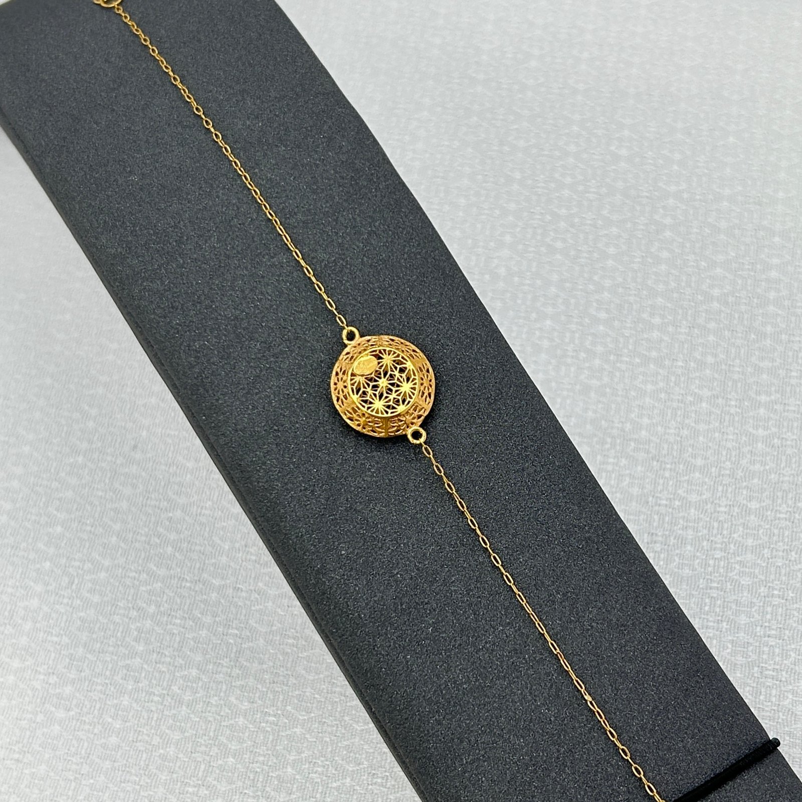 IMG_2482 سوار ذهب عيار 18 بنقشة زهرية مشبكة بتصميم إيطالي من جولدانا