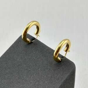 حلق ذهب عيار 18 بتصميم دائري كلاسيكي ناعم من جولدانا