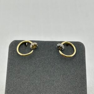 حلق ذهب عيار 18 بتصميم مفتوح وحجر لامع من جولدانا