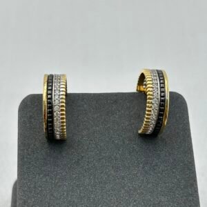 حلق ذهب عيار 18 ثلاثي الطبقات بنقشة دقيقة تصميم إيطالي من جولدانا