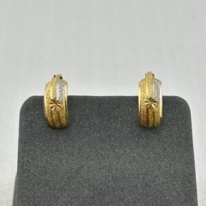 حلق ذهب عيار 18 بتصميم نجوم بارزة متعددة الألوان من جولدانا