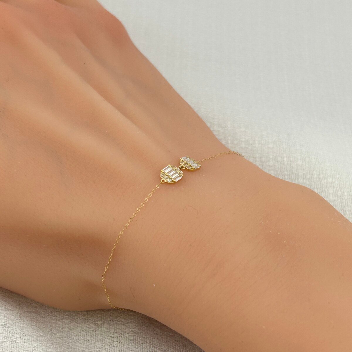 IMG_2908 سوار ذهب عيار 18 بفصوص مزدوجة لامعة تصميم الماس