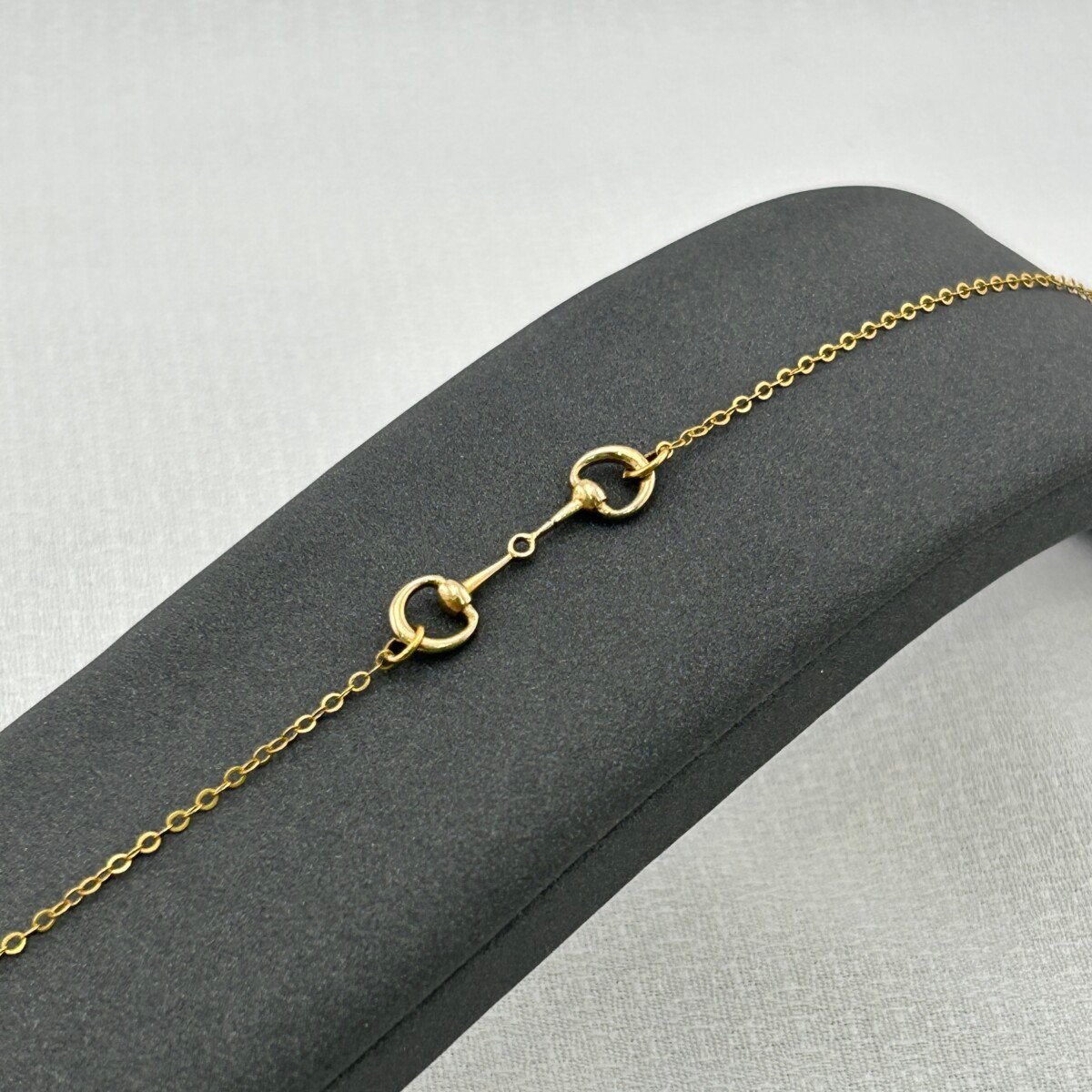 سوار ذهب عيار 18 بحلقات متقابلة كلاسيكية من جولدانا