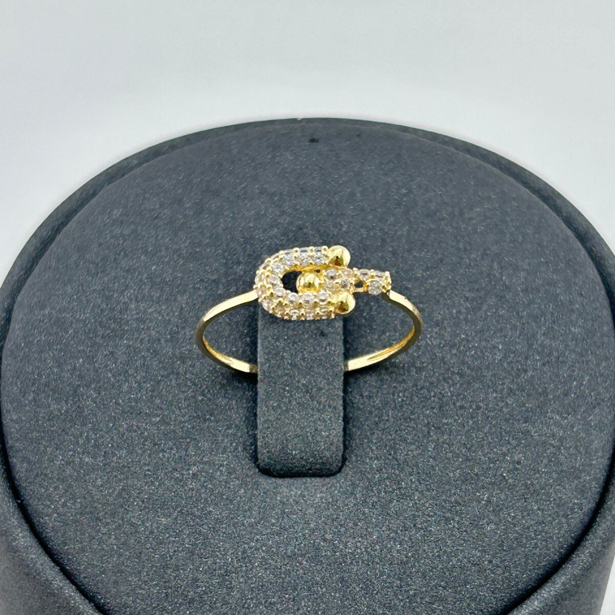 خاتم ذهب عيار 18 بتصميم مشبك زركون عصري من جولدانا