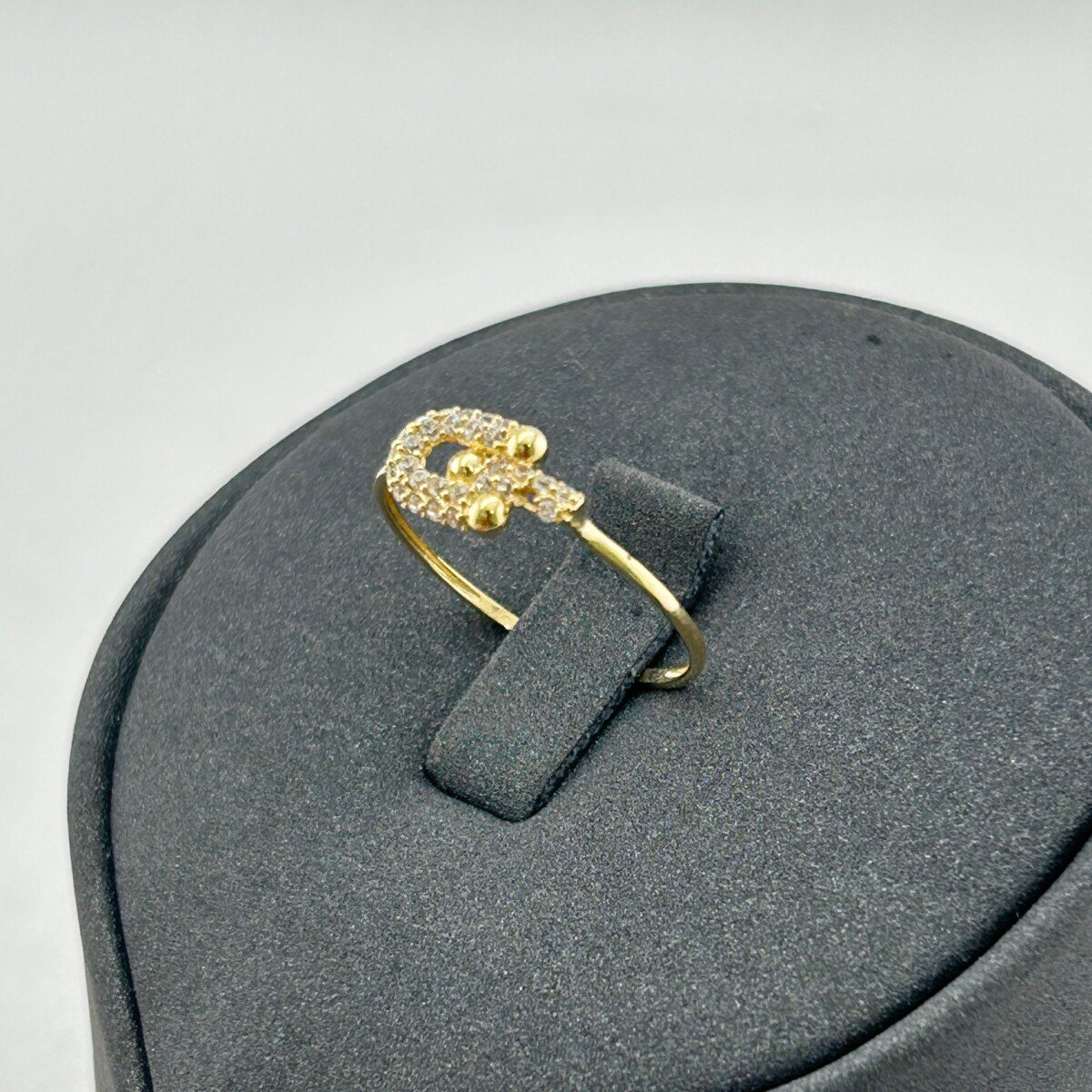 IMG_3137 خاتم ذهب عيار 18 بتصميم مشبك زركون عصري من جولدانا