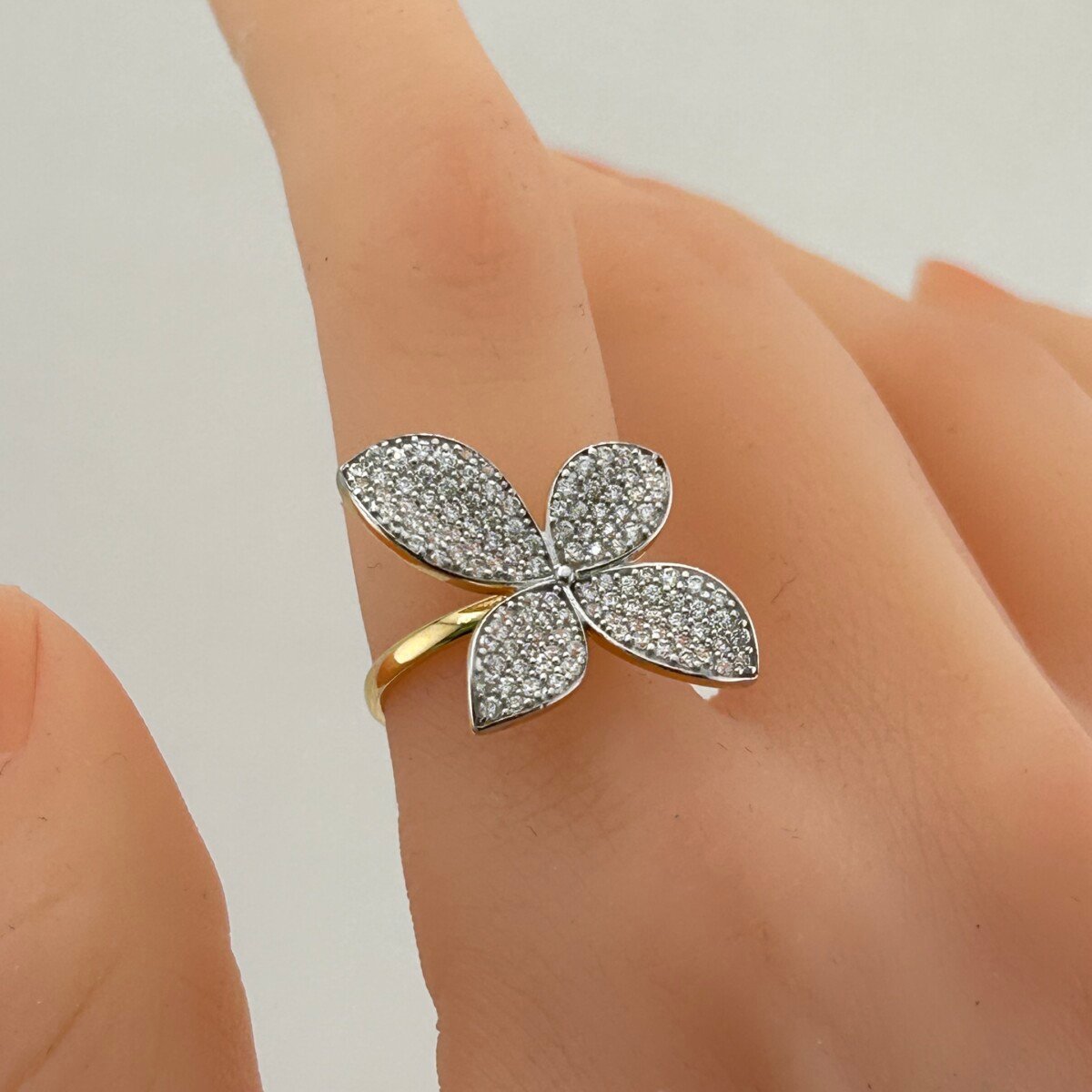 IMG_3297 خاتم ذهب عيار 18 بتصميم زهرة متلألئة مرصعة بزركون من جولدانا