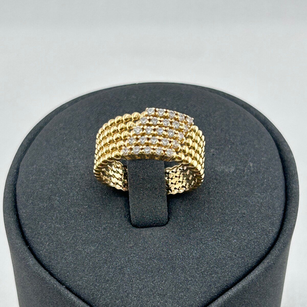 خاتم ذهب عيار 18 بتصميم بيضاوي مرصع بزركون من جولدانا