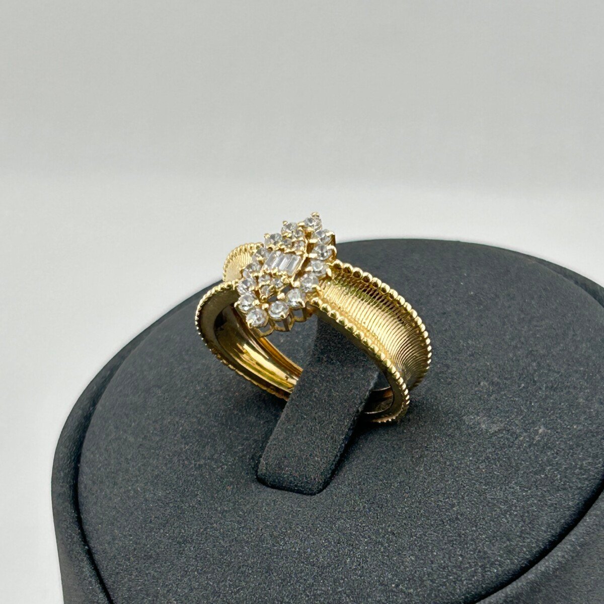 IMG_3324 خاتم ذهب عيار 18 بتصميم وردة مرصعة بزركون من جولدانا