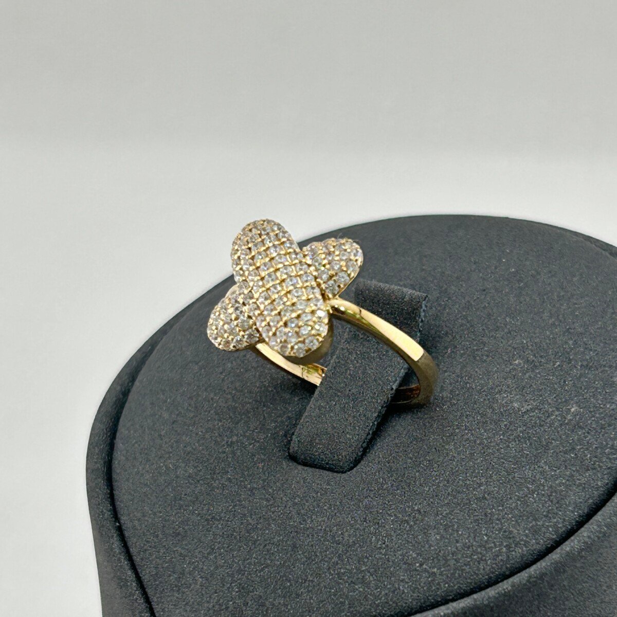 IMG_3328 خاتم ذهب عيار 18 بتصميم X مرصع بزركون من جولدانا