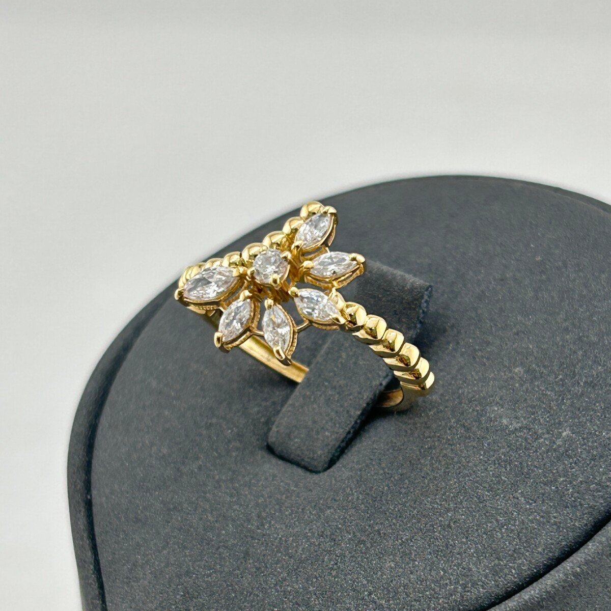 IMG_3332 خاتم ذهب عيار 18 زهرة زركون فاخرة من جولدانا